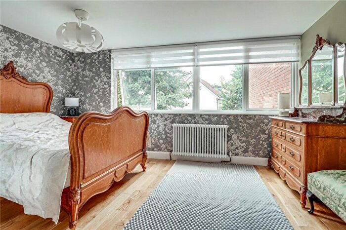 3 Bedroom End Of Terrace House For Sale In Colne Gardens, London Colney, St. Albans, Hertfordshire, AL2