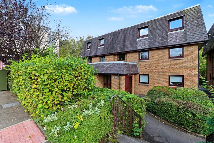 2 Bedroom Flat For Sale In Clober Road, Milngavie, G62
