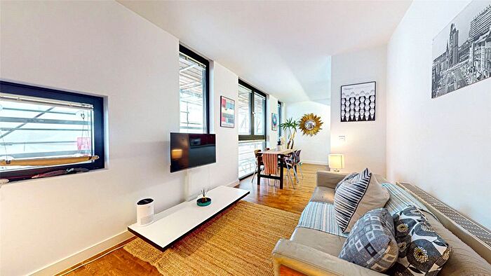 1 Bedroom Flat To Rent In Chips, Lampwick Lane, Manchester, M4