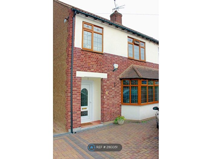 3 Bedroom Semi-Detached House To Rent In Athelstan Road, Romford, RM3