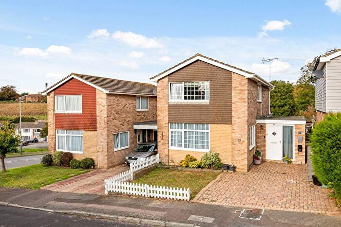 3 Bedroom Detached House For Sale In Laurel Close, Folkestone, CT20