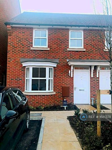 3 Bedroom Semi-Detached House To Rent In Hoadley End, Ebbsfleet Valley, Swanscombe, DA10