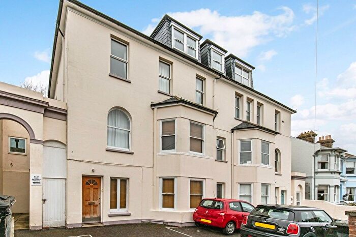 2 Bedroom Flat For Sale In Richmond Road, Brighton, BN2