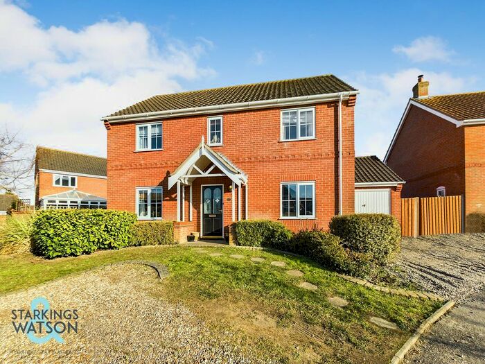 4 Bedroom Detached House For Sale In Yareview Close, Reedham, Norwich, NR13