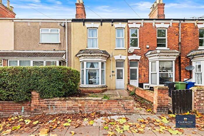 2 Bedroom Flat To Rent In Hainton Avenue, Grimsby, DN32