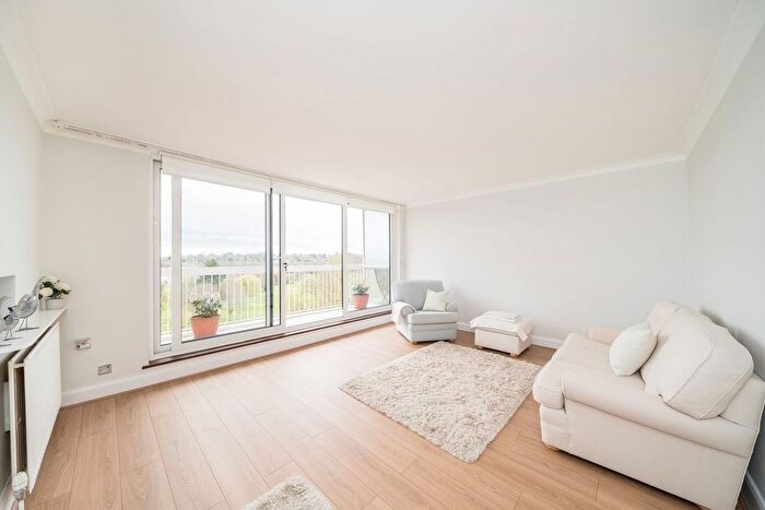 2 Bedroom Flat For Sale In Wimbledon Park Road, Wimbledon Park, SW19