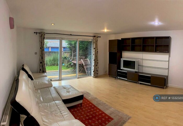 4 Bedroom Terraced House To Rent In Tranton Road, London, SE16