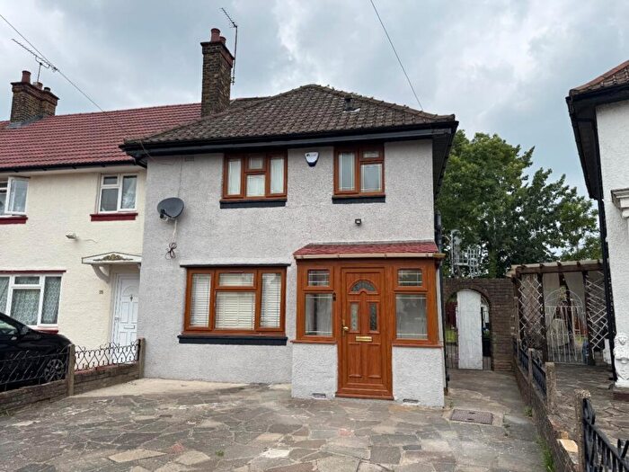 3 Bedroom End Of Terrace House To Rent In Severn Way, NW10