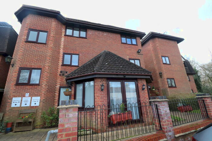 1 Bedroom Apartment To Rent In Warley - Brentwood, CM14