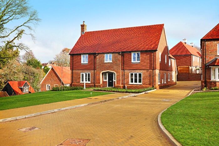 4 Bedroom Detached House For Sale In Scotland Lane, Haslemere, GU27