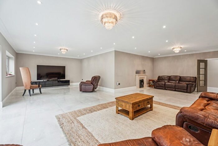 5 Bedroom Detached House For Sale In Howards Thicket, Gerrards Cross, Buckinghamshire, SL9