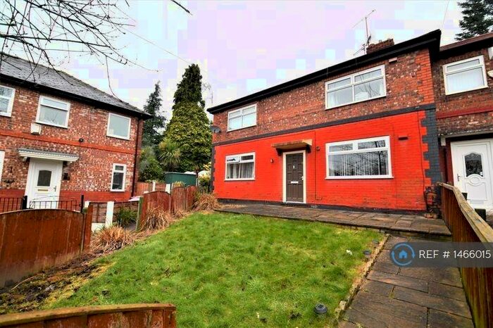 2 Bedroom Flat To Rent In Otley Avenue, Salford, M6