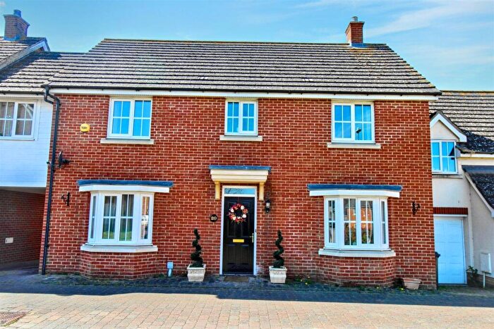 5 Bedroom Link Detached House For Sale In Baden Powell Close, Great Baddow, Chelmsford, CM2