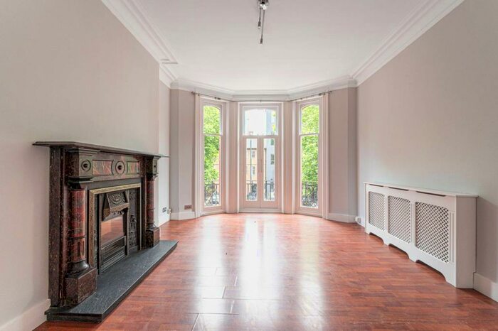 3 Bedroom Flat To Rent In Old Marylebone Road, Marylebone, London, NW1