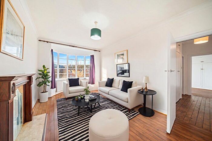 1 Bedroom Flat To Rent In Wyke Road, Raynes Park, SW20