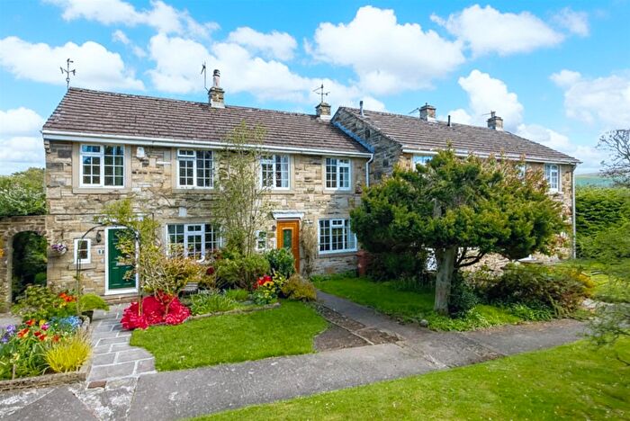 3 Bedroom Terraced House For Sale In Piece Fields, Threshfield, BD23