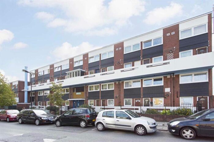 2 Bedroom Maisonette To Rent In Evering Road, Stoke Newington, N16