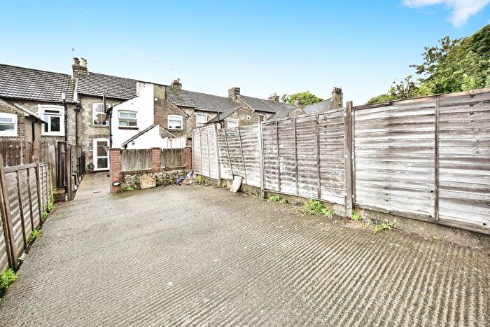 2 Bedroom Terraced House For Sale In Tonbridge Road, Maidstone, Kent, ME16