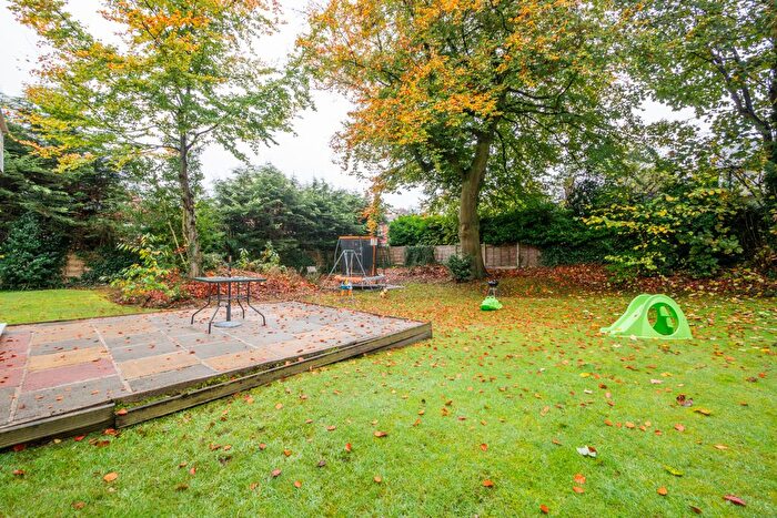 2 Bedroom Flat For Sale In Limefield Road, Salford, M7