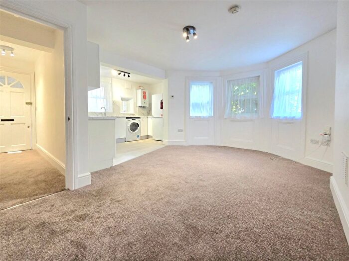 3 Bedroom Maisonette To Rent In Footscray Road, London, SE9