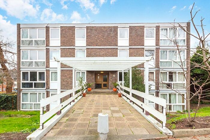 3 Bedroom Flat To Rent In Westleigh Avenue, Putney, SW15
