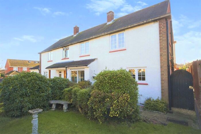 3 Bedroom House To Rent In Cherry Tree Road, Hoddesdon, EN11