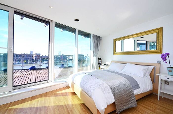2 Bedroom Flat To Rent In Halcyon Wharf, Wapping, London, E1W
