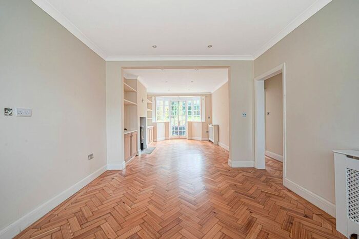 4 Bedroom Property To Rent In Hill Rise, Hampstead Garden Suburb, London, NW11