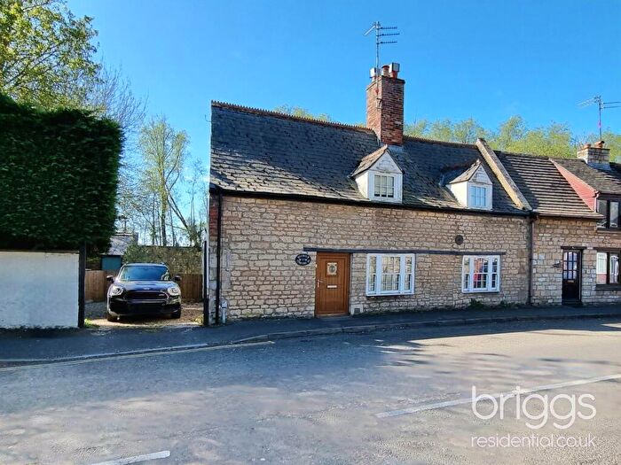 3 Bedroom Character Property For Sale In Stamford Road, Market Deeping, PE6