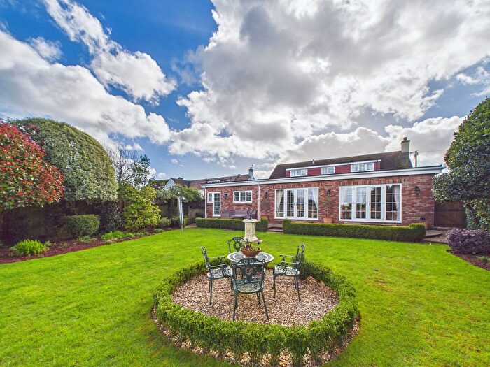4 Bedroom Bungalow For Sale In Goodrington Road, Goodrington, Paignton, TQ4