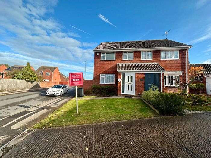 3 Bedroom Semi-Detached House To Rent In Rowton Heath Way, Freshbrook, Swindon, SN5