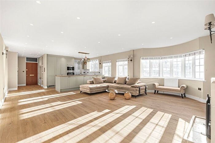 2 Bedroom Flat To Rent In The Downs, Wimbledon, London, SW20