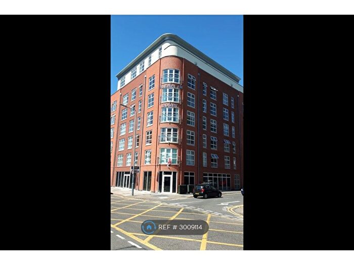 3 Bedroom Flat To Rent In Blenheim Court, Leicester, LE1