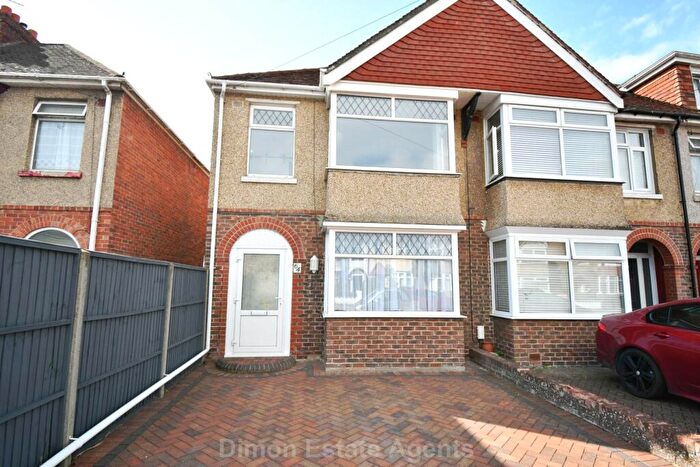 3 Bedroom End Of Terrace House For Sale In Eastbourne Avenue, Gosport, PO12