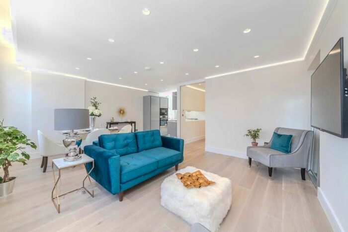 3 Bedroom Flat For Sale In Randolph Avenue, London, W9