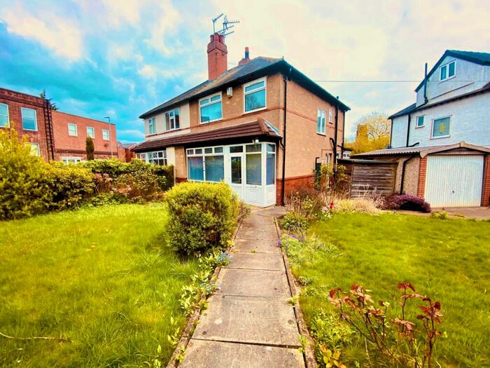 3 Bedroom Semi-Detached House To Rent In North Park Grove, Roundhay, Leeds, West Yorkshire, LS8