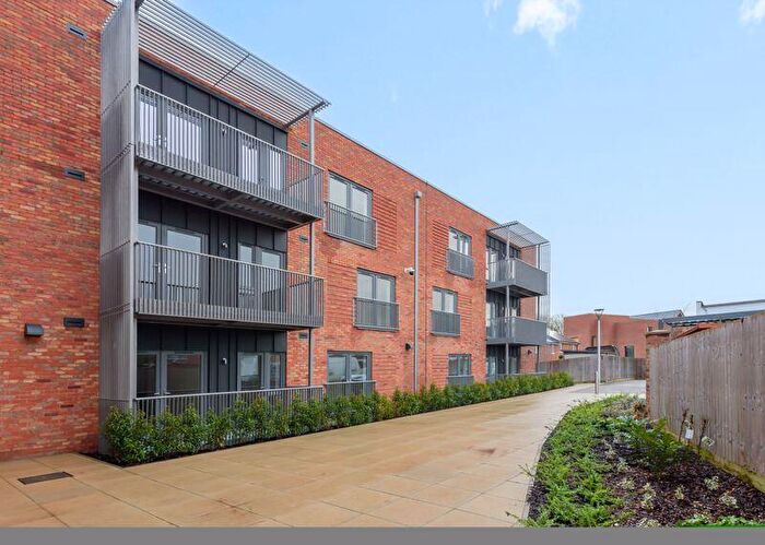 2 Bedroom Flat To Rent In Roberts Drive, Graven Hill, OX25