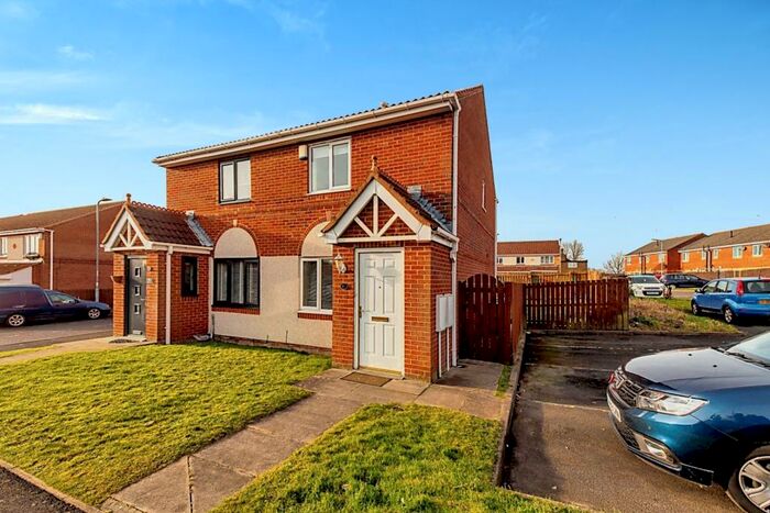 2 Bedroom Semi-Detached House To Rent In Knowledge Hill, Blaydon-On-Tyne, Tyne And Wear, NE21