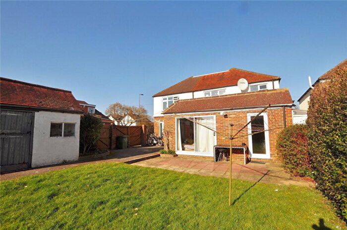 3 Bedroom Apartment To Rent In Aldershot Road, Guildford, Surrey, GU2