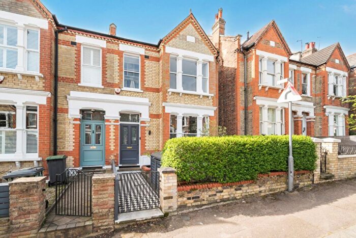 4 Bedroom Semi-Detached House For Sale In Claremont Road, Highgate, London, N6
