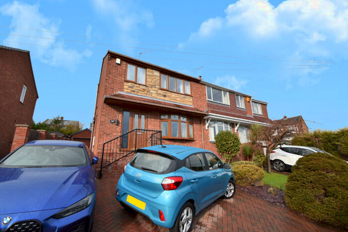 3 Bedroom Semi-Detached House To Rent In Brampton Crescent, Wombwell, S73