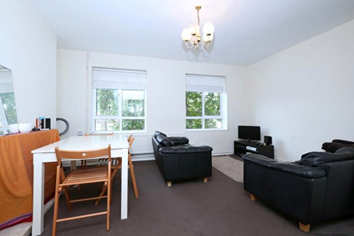 3 Bedroom Flat To Rent In Olive Court, Liverpool Road, Angel, N1