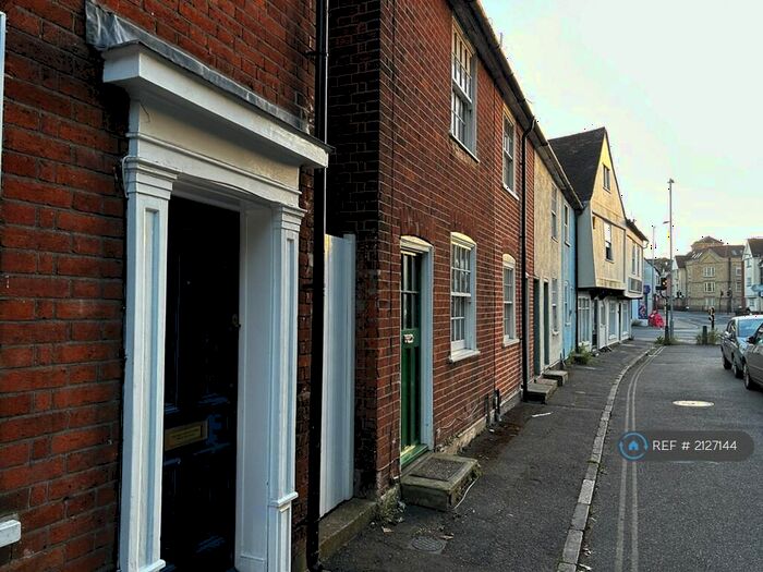 2 Bedroom Semi-Detached House To Rent In East Bay, Colchester, CO1