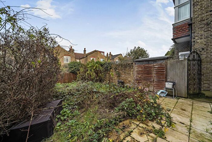 2 Bedroom Flat To Rent In Downton Avenue, Streatham Hill, London, SW2