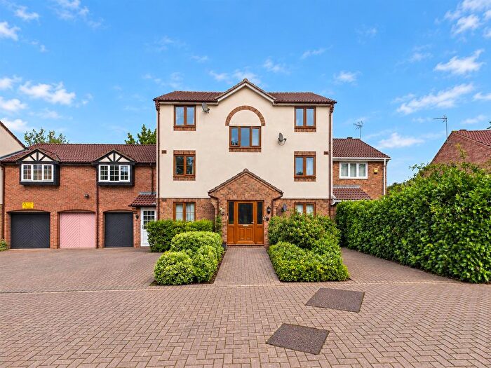 1 Bedroom Flat For Sale In Buscombe Gardens, Hucclecote, Gloucester, GL3