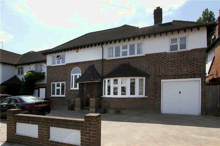 4 Bedroom House To Rent In High Drive, New Malden, Surrey, KT3
