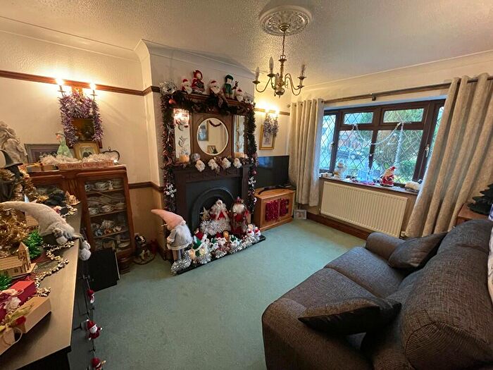 2 Bedroom Semi-Detached Bungalow For Sale In Station Road, MK45