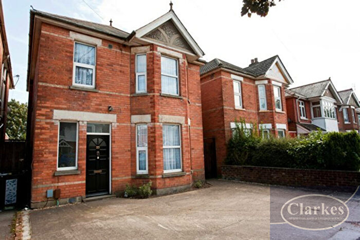 4 Bedroom Detached House To Rent In Edgehill Road, Winton, BH9