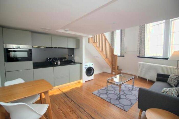 1 Bedroom Flat To Rent In Flat, Mcdonald Road, Edinburgh, EH7