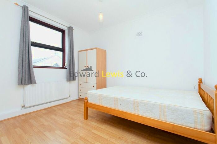 2 Bedroom Flat To Rent In Stoke Newington High Street, London, N16